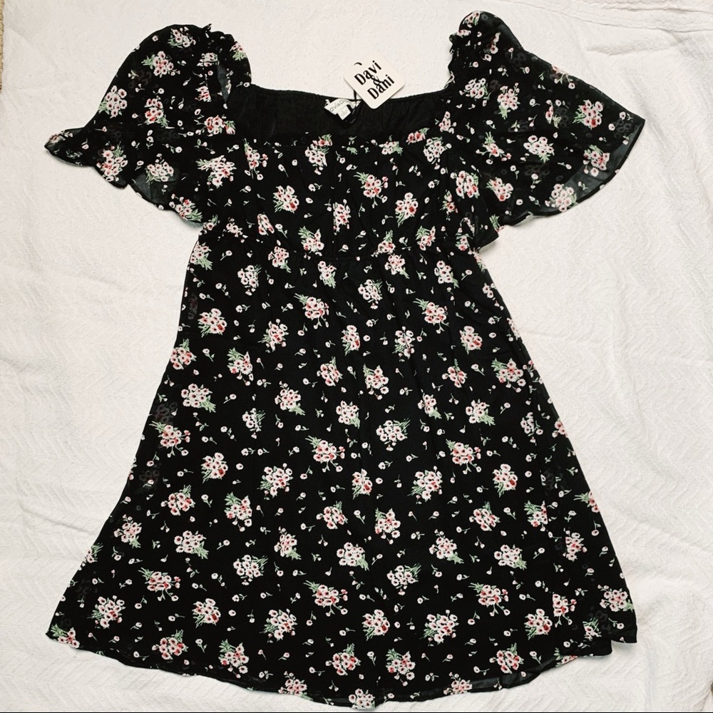 Davi & Dani ✨Brand New✨ boutique dress.